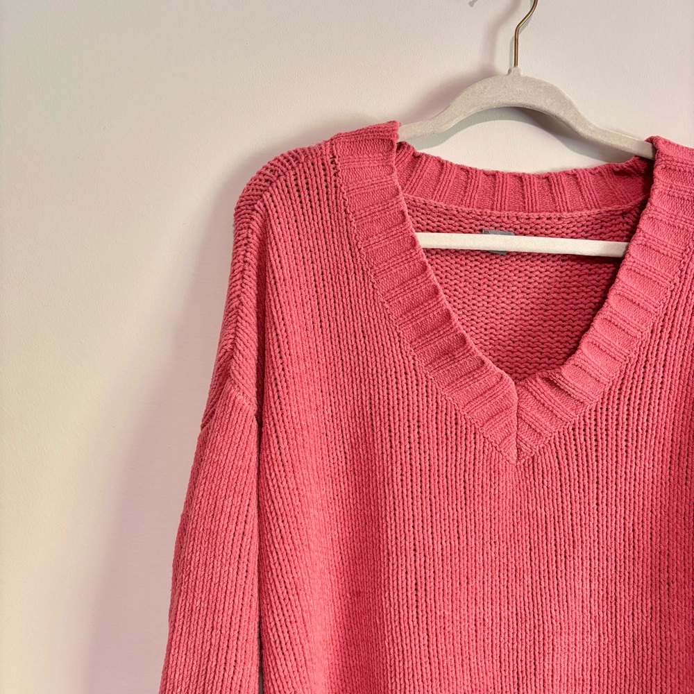 Aerie Coral/Pink V-Neck Knit Sweater